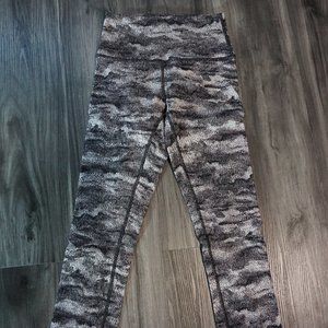 Lululemon Cropped Digital Camo Leggings Size 4